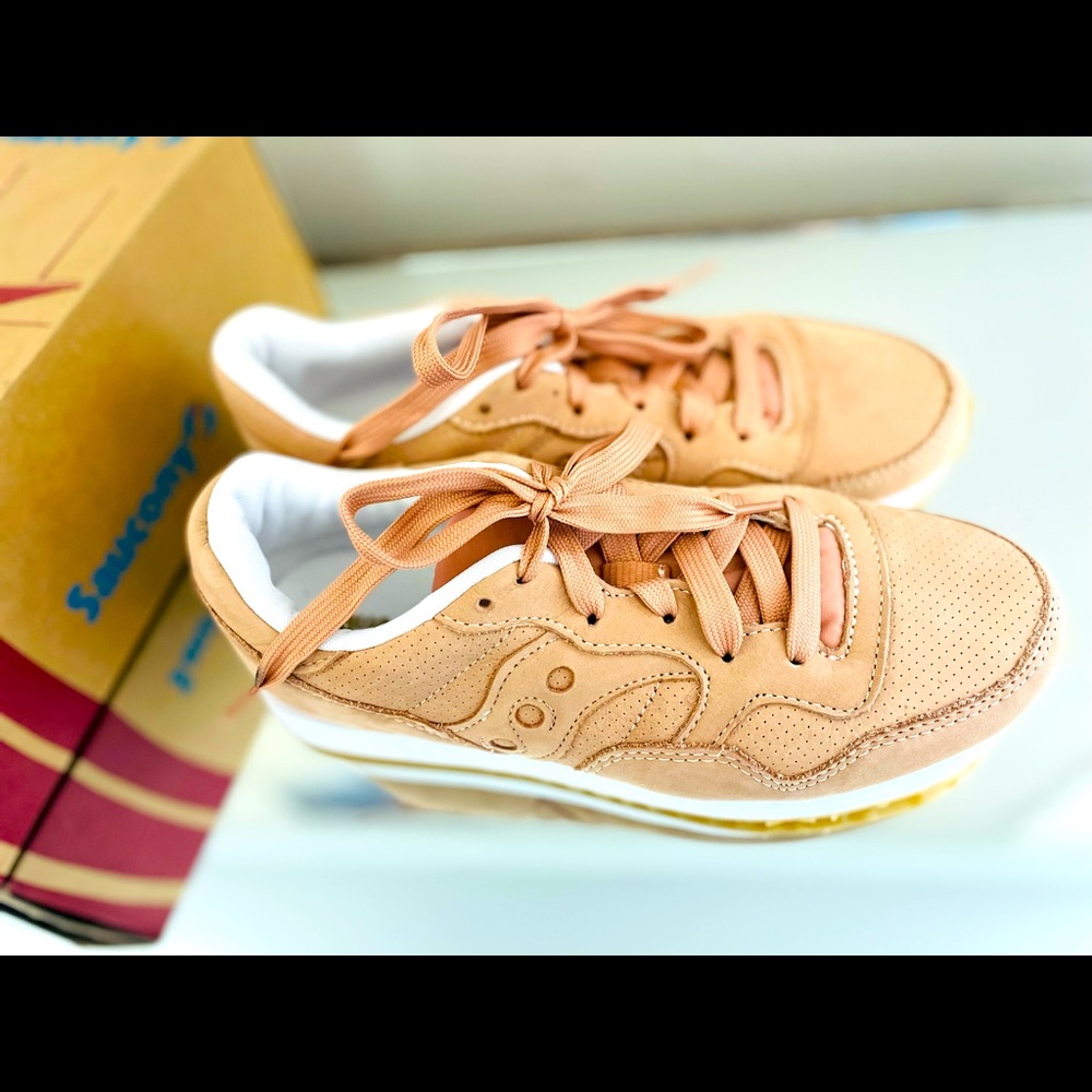 Saucony sneakers DXN Trainer Women’s 8.5 new in box